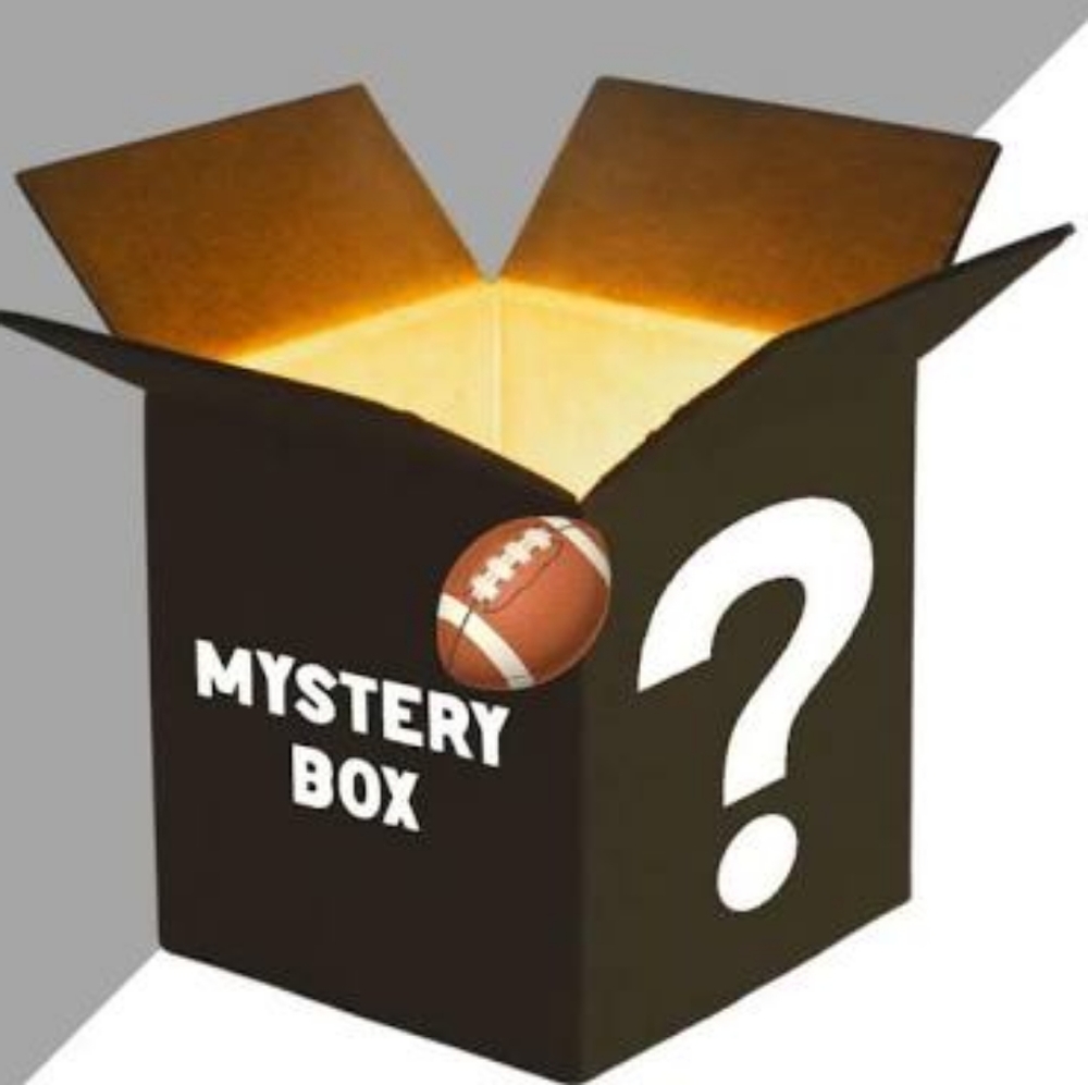 Mystery football Sports Cards pack(30 cards). Guaranteed slab or auto or memo!!!